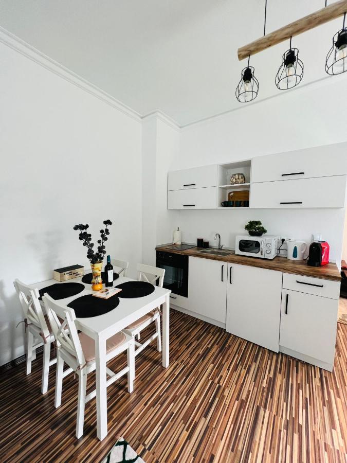 Apartament In Regim Hotelier King Mediaş Exteriör bild